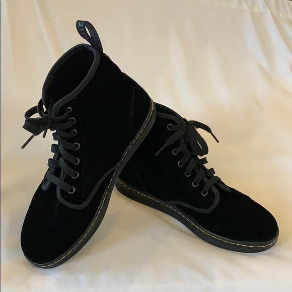 Dr. Martens Shoes - Dr. Martens Shoreditch velvet boots